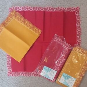 Dupont Vintage Cloth Napkins With Floral Lace Edges, Two Packs Of Four Napkins